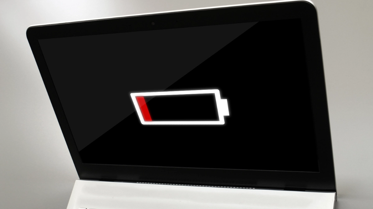 penyebab baterai laptop bocor - Narmadi.co.id