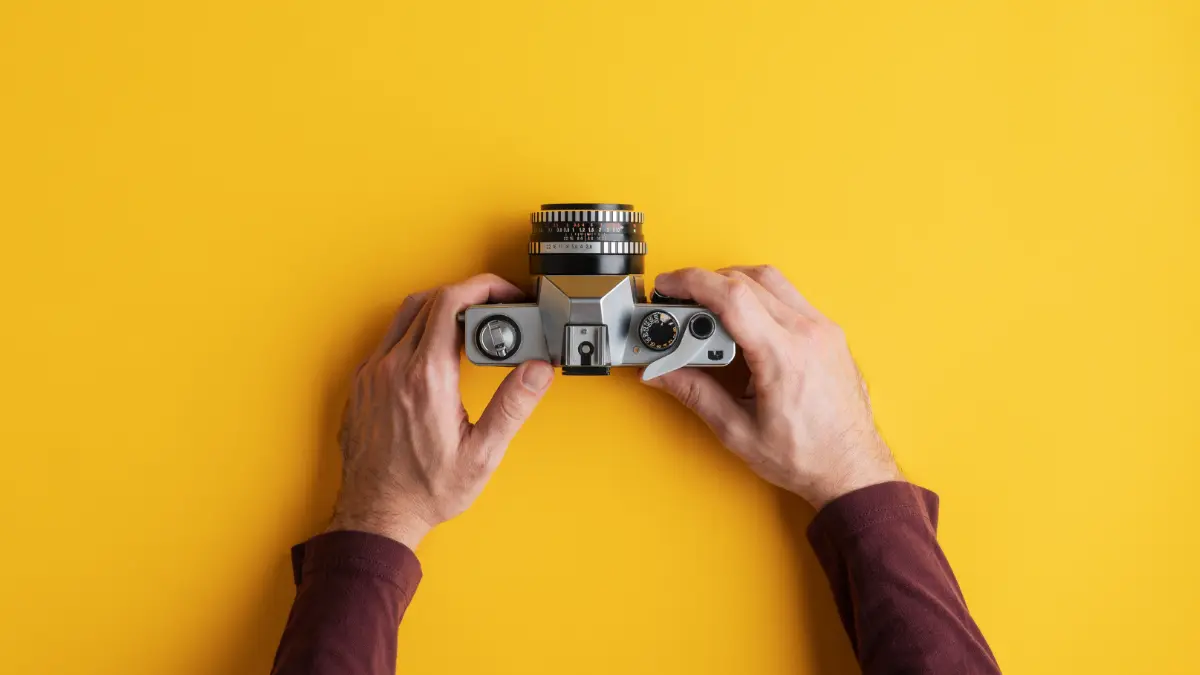 menggunakan kamera analog - Narmdi.co.id