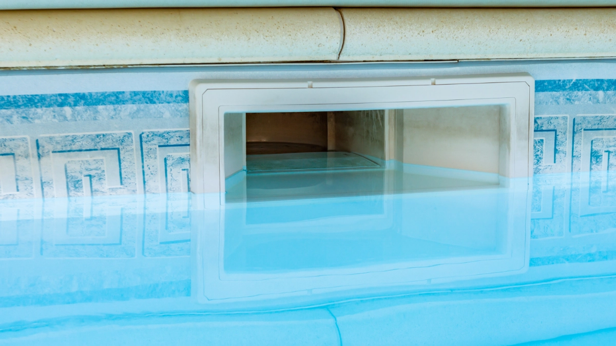 instalasi skimmer kolam renang