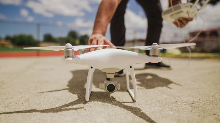 Mau Gunakan Drone Komersial? Ini Aturan dan Izin yang Harus Dipenuhi!