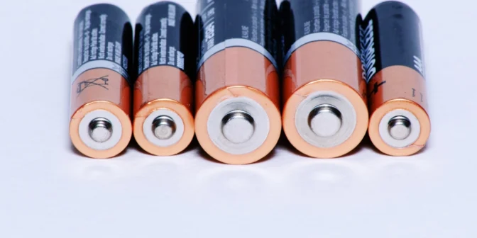 merawat handy talkie