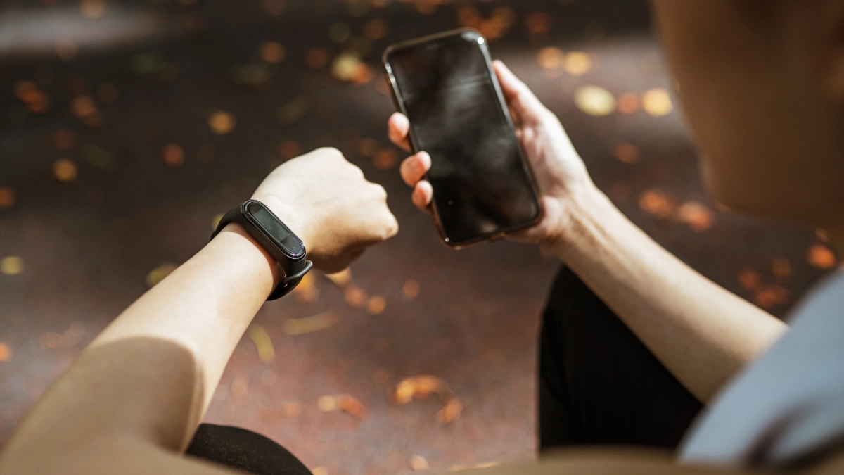 menghubungkan wearable devices - Narmadi.co.id