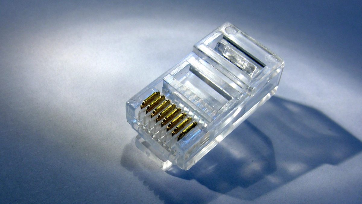 Apa itu Konektor RJ45 dan Mengapa Pemasangan Kabel Harus Benar?