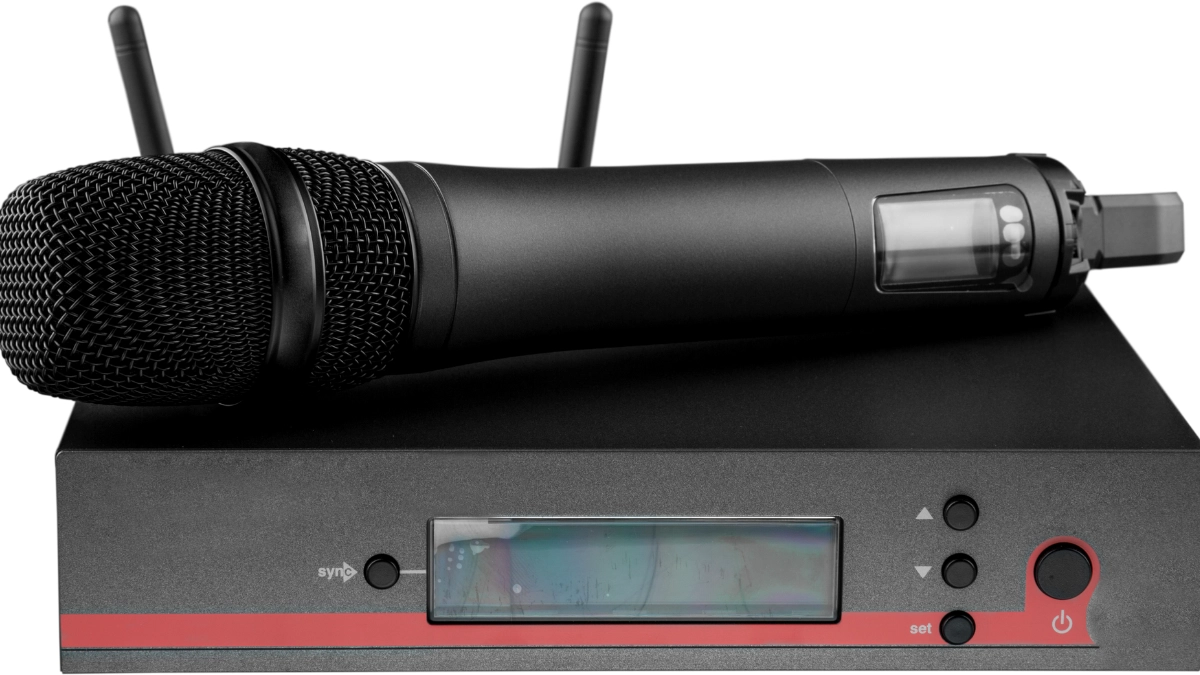 mic wireless tidak keluar suara bisa karena Mic dan receiver tidak sinkron