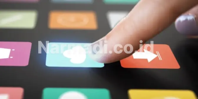 Keunggulan IFPD Dibandingkan Proyektor dan Whiteboard Konvensional