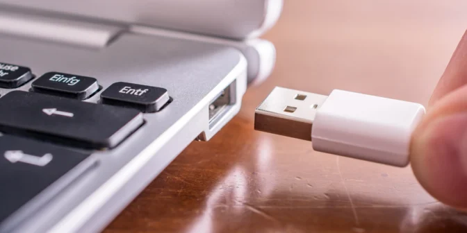 gambar laptop tidak muncul di projector