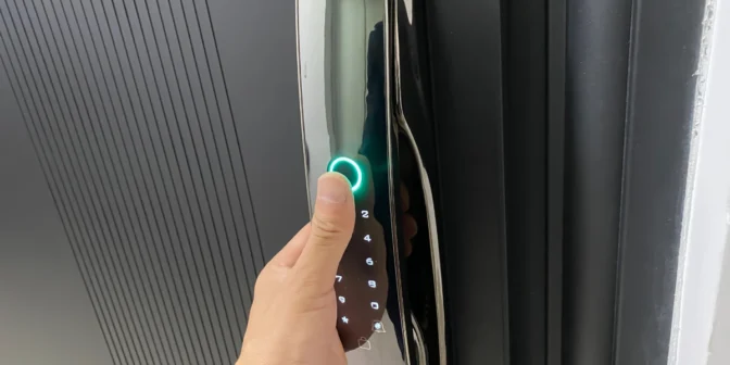 cara kerja smart door lock