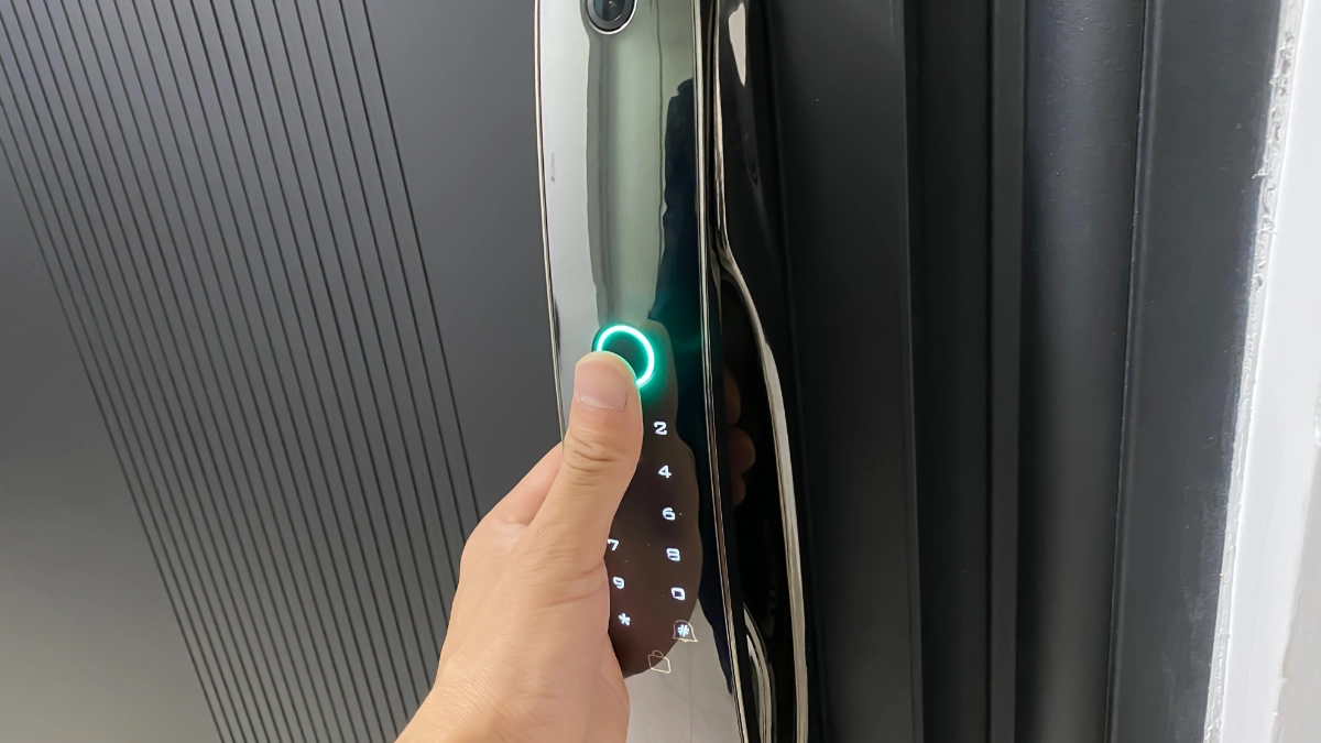cara kerja smart door lock