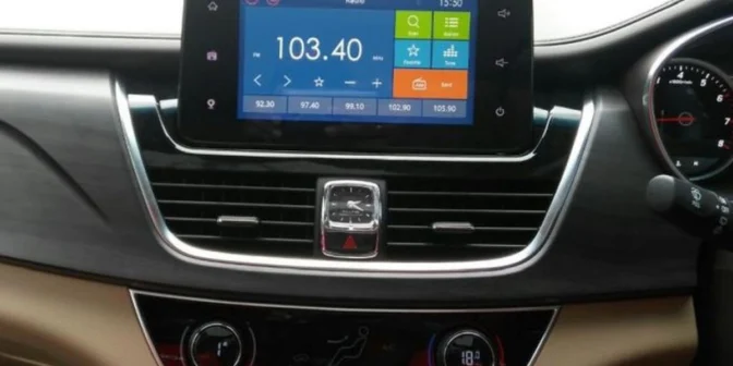 fungsi headunit mobil 