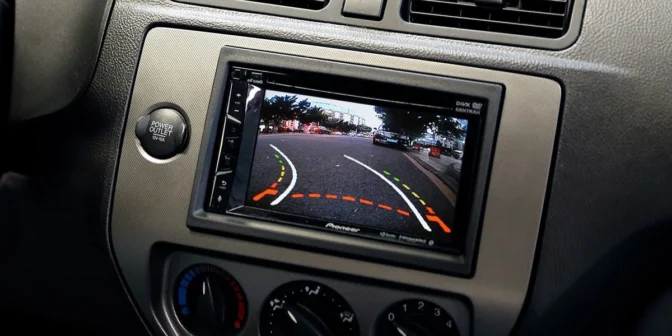 fungsi headunit mobil 