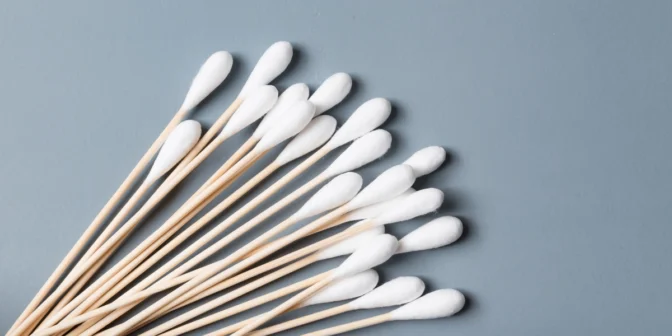 membersihkan smart feeder