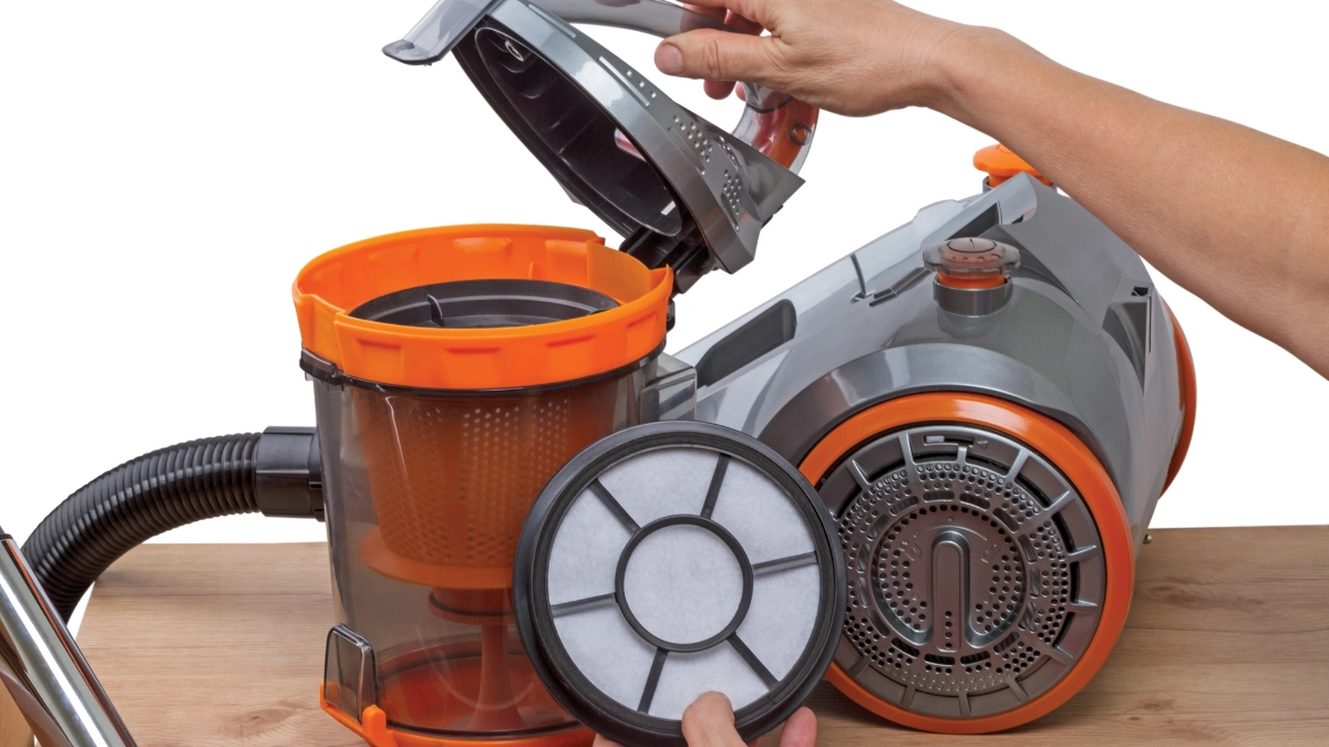 cara membersihkan filter vacuum cleaner - Narmadi.co.id
