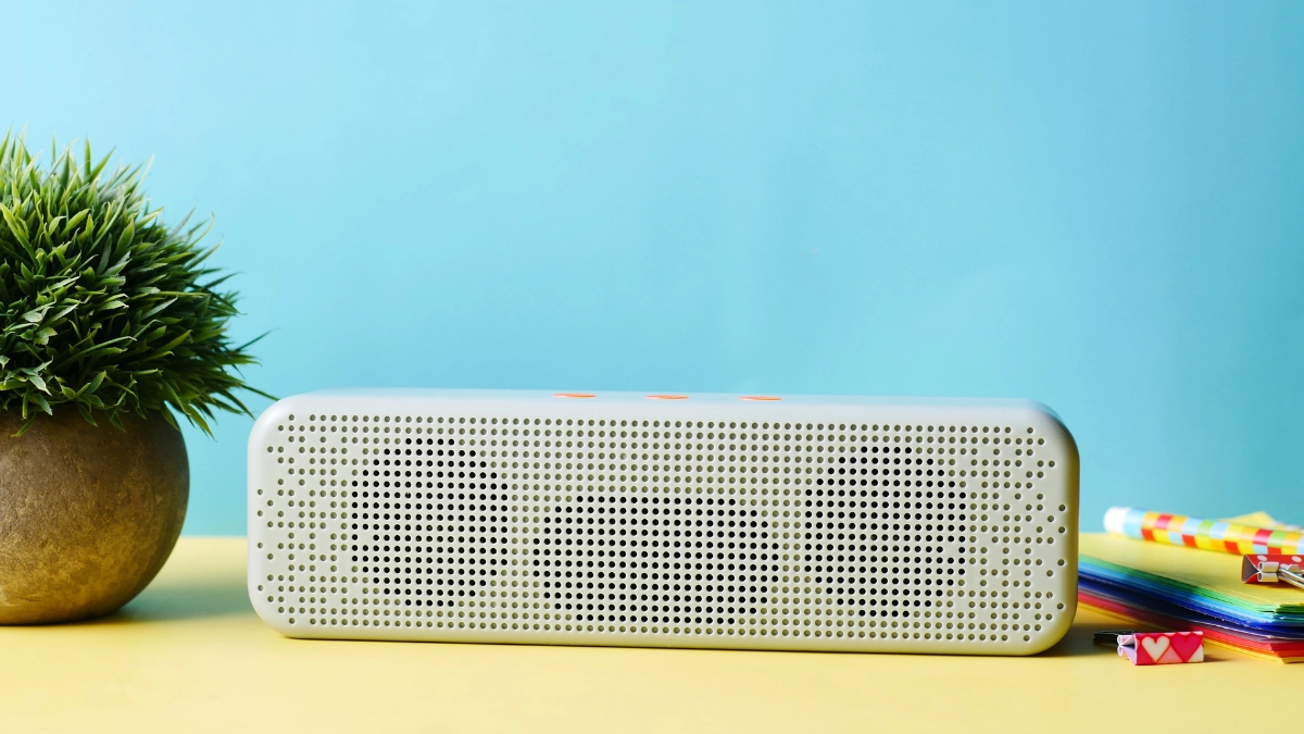 Perbandingan Speakerphone vs Speaker