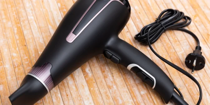 Kenapa Hair Dryer Tiba-Tiba Mati? Kenali 6 Penyebabnya