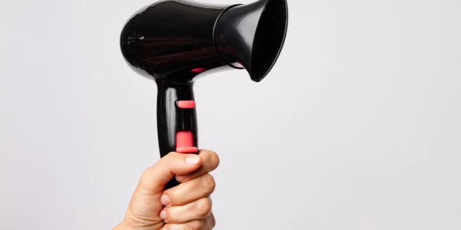 Hair Dryer dan Catokan: Apa Bedanya dan Kapan Sebaiknya Digunakan?