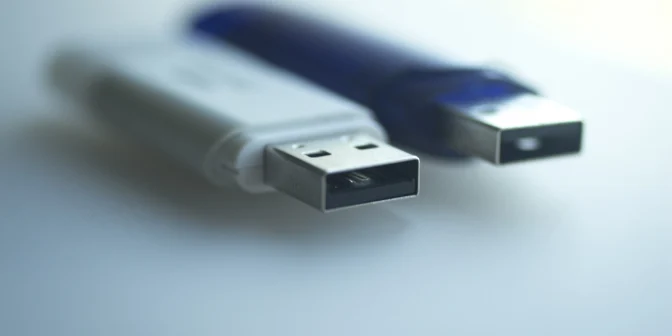 6 Kegunaan Dongle USB yang Mungkin Belum Anda Sadari