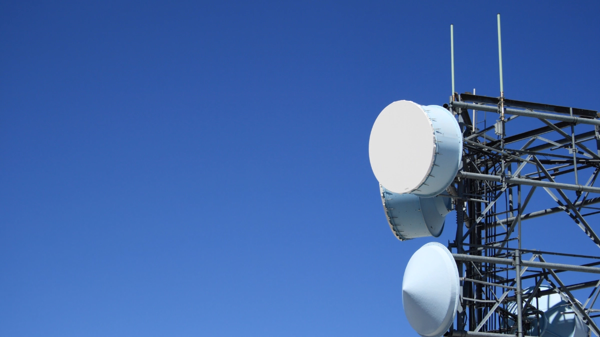 Mengenal Microwave Antenna dan Regulasinya di Indonesia