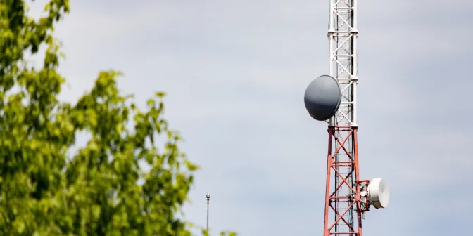 Cara Kerja Antena Microwave: Begini Teknologi Nirkabel Menjaga Dunia Tetap Terhubung