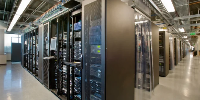 Server: Definisi, Jenis, hingga Regulasinya di Indonesia