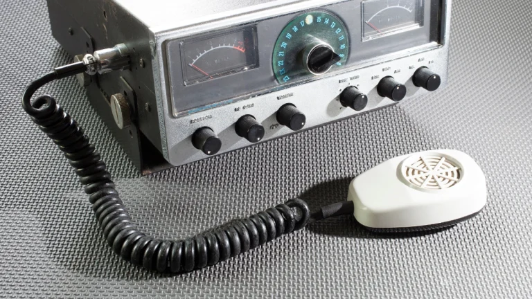 Apa Itu Radio Rig? Ini Penjelasannya