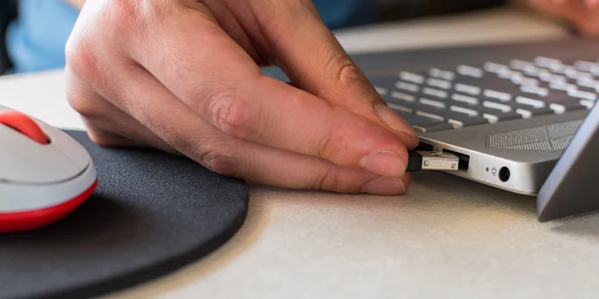 Dongle USB: Fungsi, Jenis, hingga Regulasi Penggunaannya di Indonesia