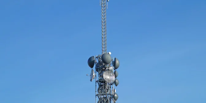 Cara Kerja Antena Microwave: Begini Teknologi Nirkabel Menjaga Dunia Tetap Terhubung