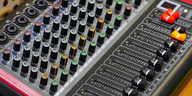 Amplifier Mixer: Kunci Suara Lebih Jernih dan Terpadu dalam Satu Perangkat