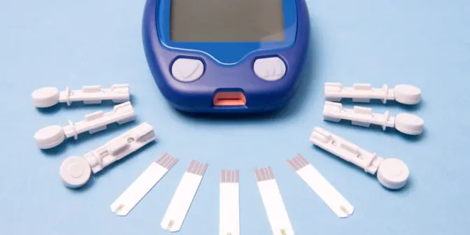 Cara Menggunakan Glukometer dengan Benar agar Hasil Tes Lebih Akurat