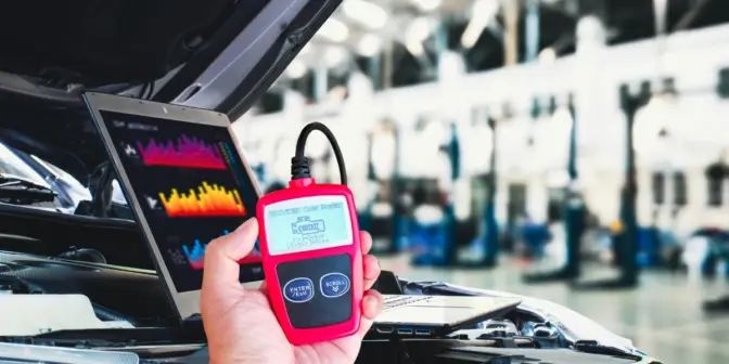 OBD Scanner Wireless vs Kabel: Mana yang Lebih Praktis untuk Mobil Anda?