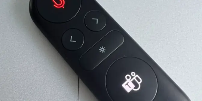 5 Fitur Wireless Presentation Remote yang Membuat Presentasi Lebih Profesional