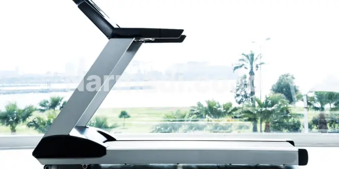 Memilih Motorized Treadmill yang Tepat: Panduan untuk Pemula