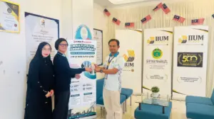 Foto bersama usai penandatanganan kerjasama Dimulti dengan IISB.